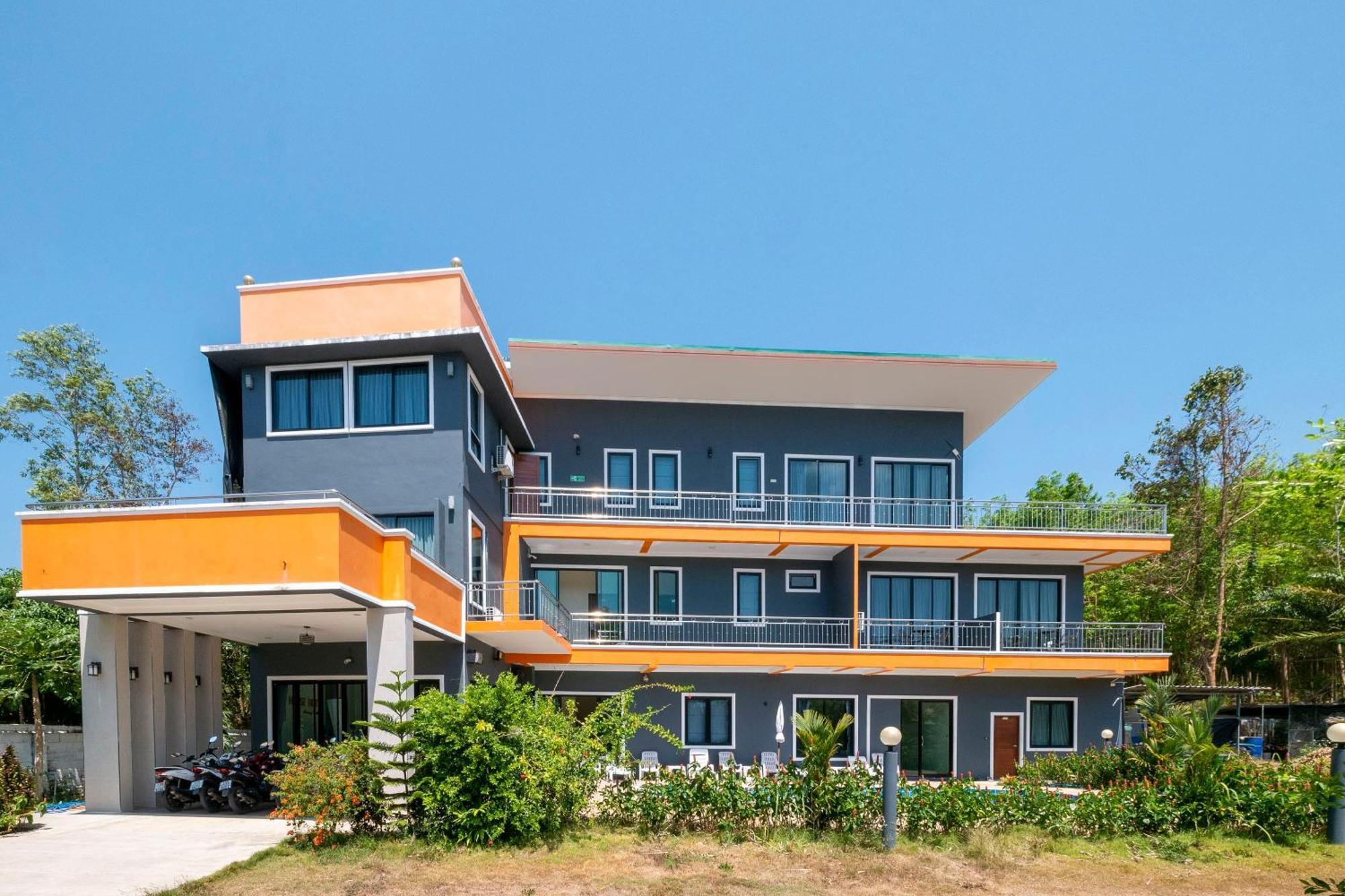 Vaccinated Staff - OYO 665 Sj House Hotel Krabi town Exterior foto